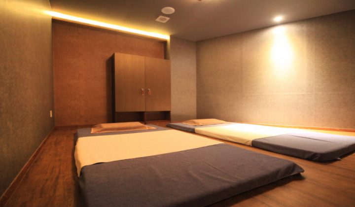 서울 금천구 24시간 수면가능 란타이 (금천구청) 실내 사진입니다.