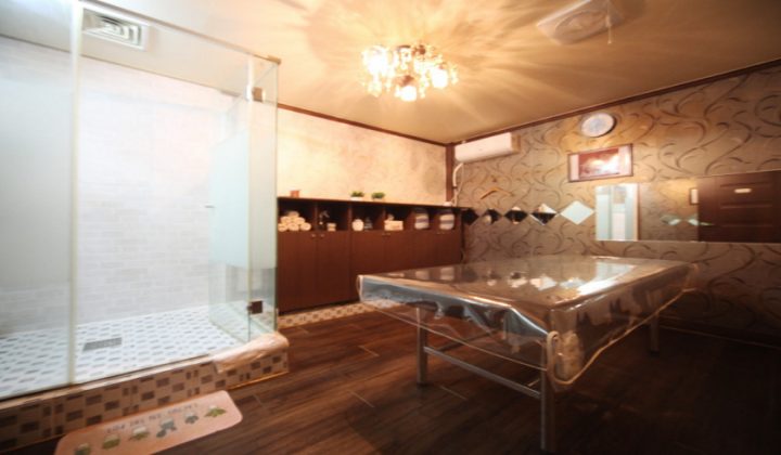 충남 천안시 서북구 마사지 HUG허그테라피 (두정) 실내 사진입니다.