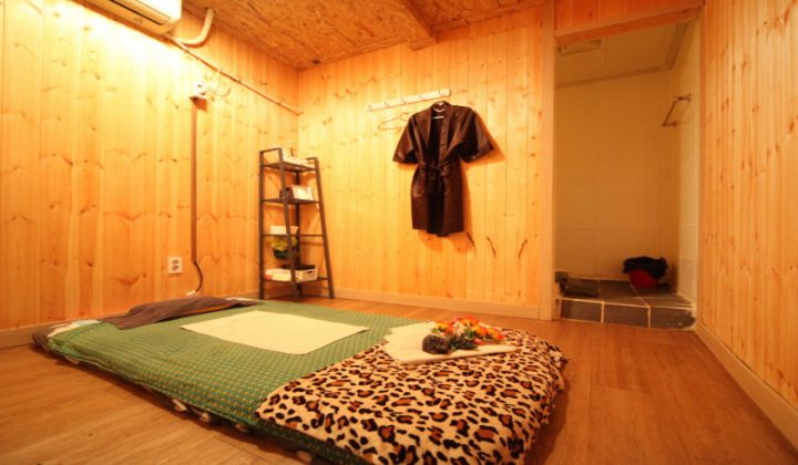 경기 수원시 장안구 마사지 NEW로얄테라피 (영화) 실내 사진입니다.